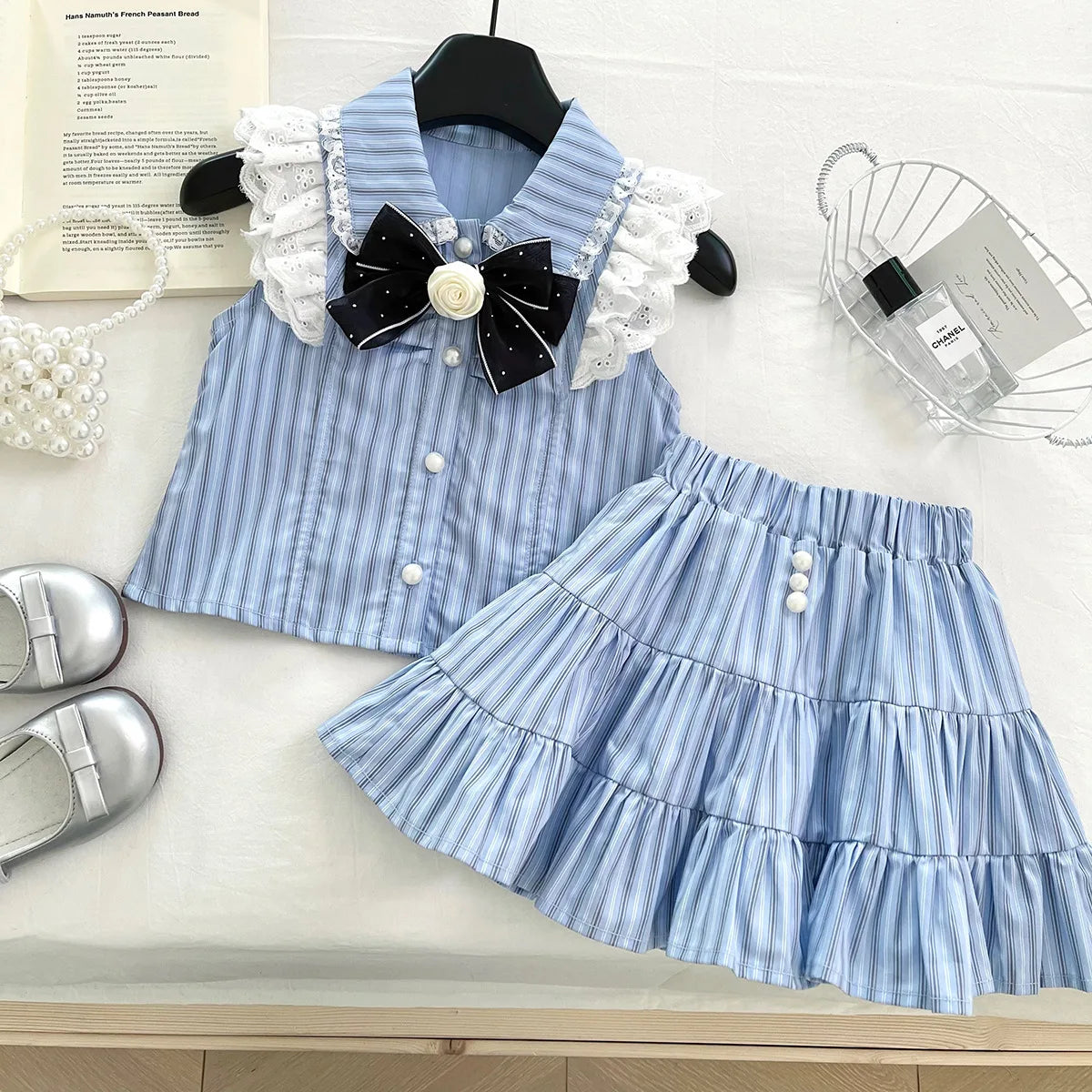 Conjunto Infantil Azul com Laço e Renda