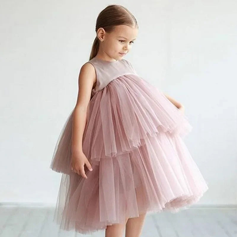 Vestido Infantil de Tule em Camadas